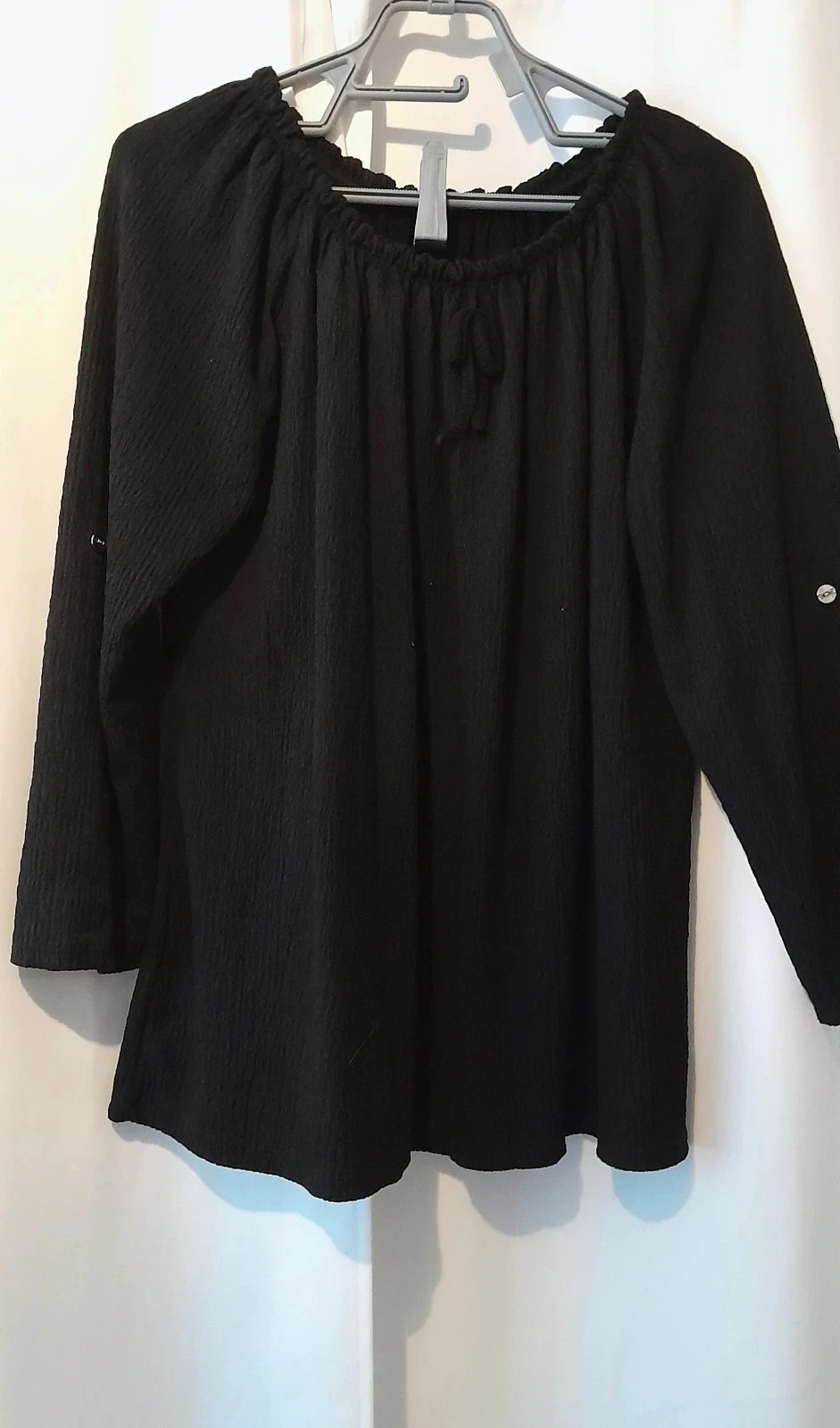 Blouse pour femme de couleur noire, Taille M/L